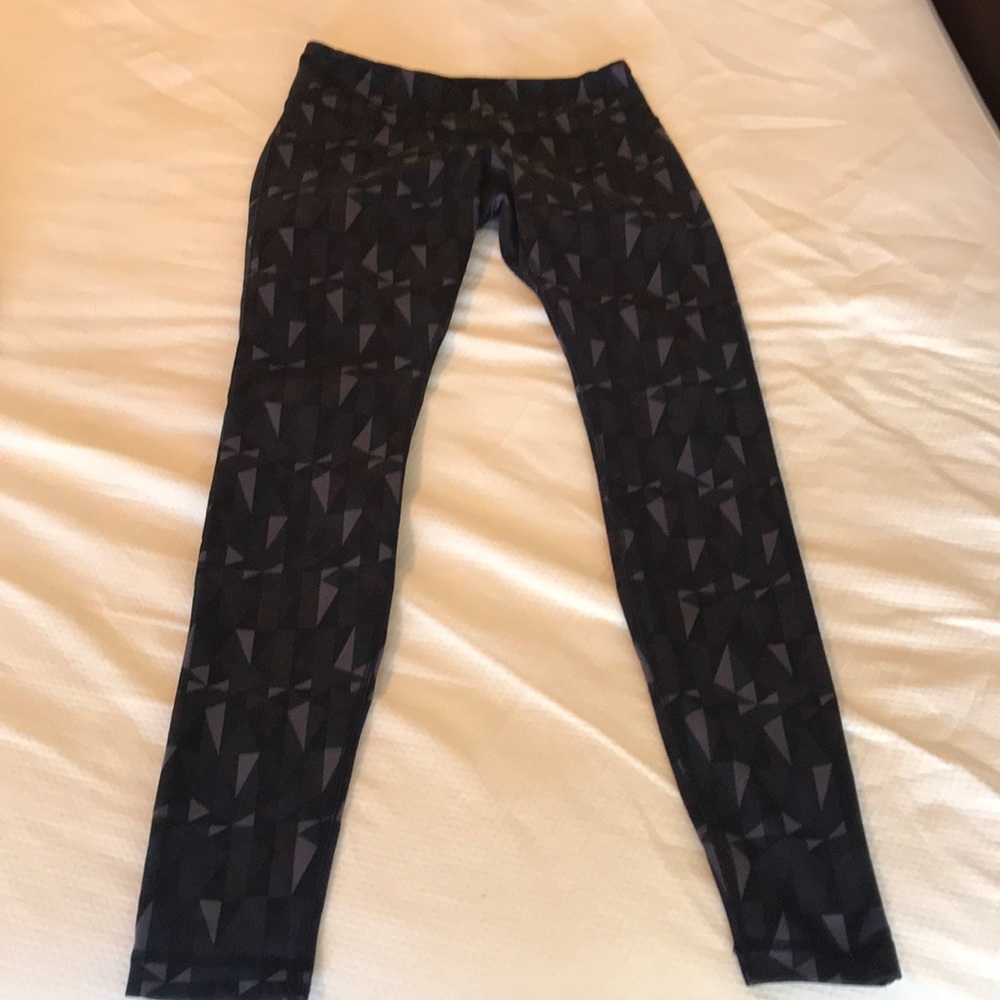 Wunder Under Pant. Size 6. EUC. Smoke free home.